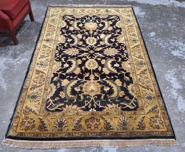 FLOOR RUG