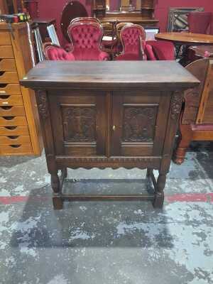 33 · HALL CABINET