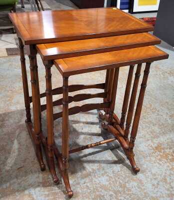 37 · NESTING TABLES