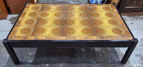 COFFEE TABLE