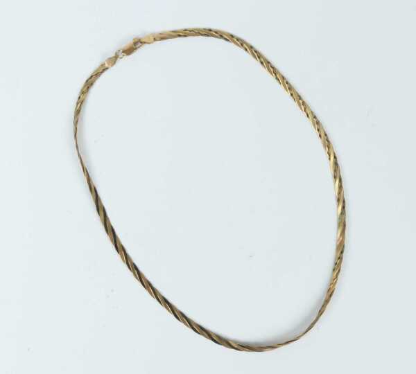 GOLD NECKLACE