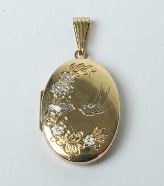 GOLD LOCKET