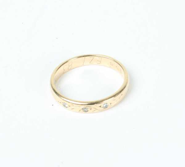 GOLD RING