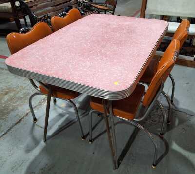 387 · RETRO DINING SETTING