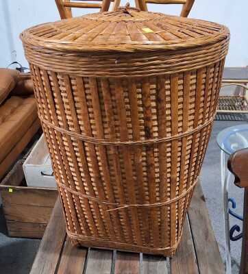 Lidded Laundry Basket