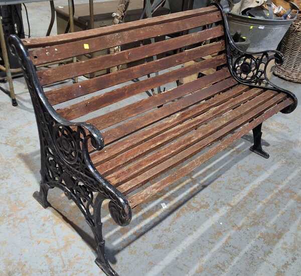 GARDEN BENCH