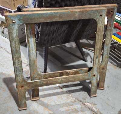 INDUSTRIAL BENCH ENDS