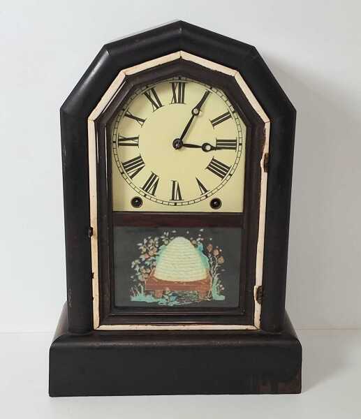 MANTEL CLOCK