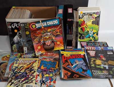 Collection of assorted comics including Dark Horse, 2000 AD, Marvel and DC