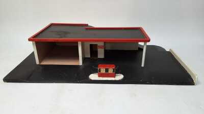 Toy Service Station
