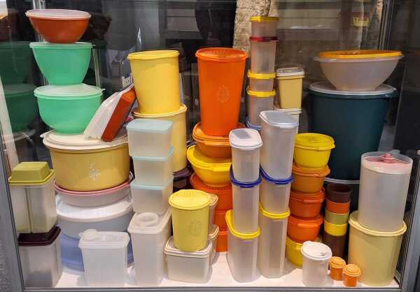 TUPPERWARE PARTY