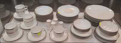 1225 · ARZBERG DINNER SERVICE