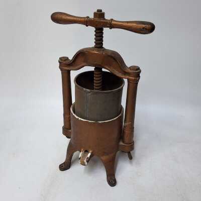 1242 · FRUIT PRESS