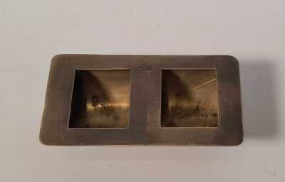 1052 · STAMP HOLDER