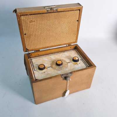 1458 · PORTABLE RADIO