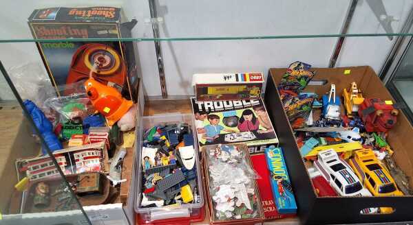 TOYS & GAMES