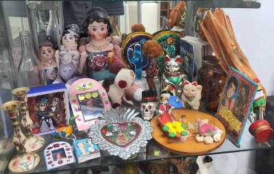 WORLDLY COLLECTABLES