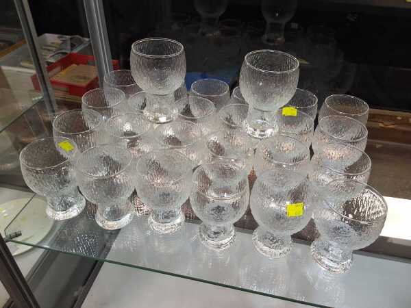 MID-CENTURY GLASSWARE