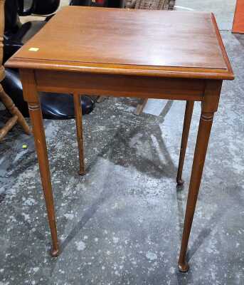 Lamp Table