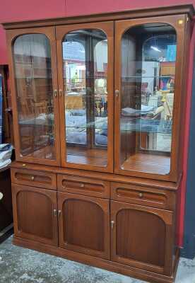 Macrob Cabinet