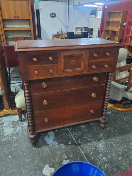 CHEST OF DRAWERS