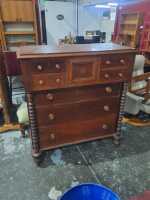 CHEST OF DRAWERS
