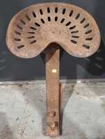 TRACTOR SEAT