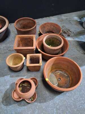 419 · TERRACOTTA POTS