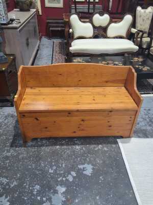 Hall Seat