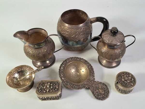 SILVER TABLE CONDIMENTS