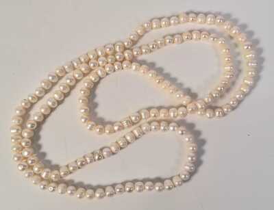 1028 · PEARL NECKLACE