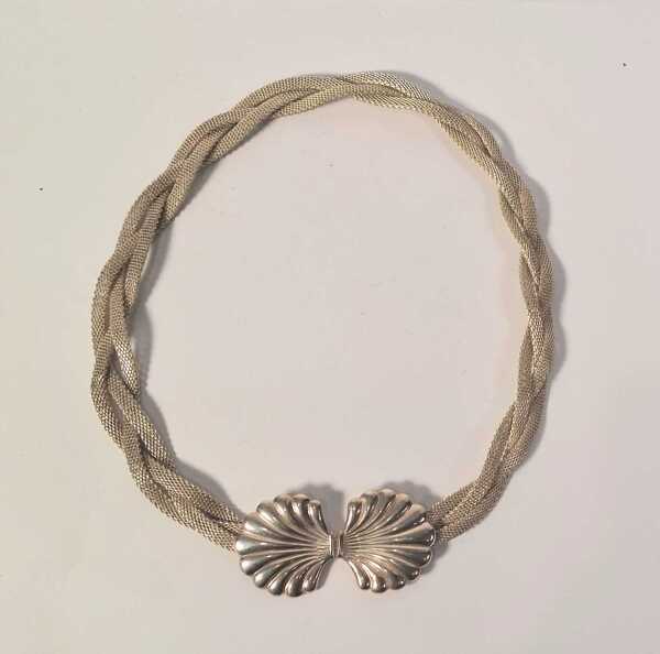 SILVER NECKLACE