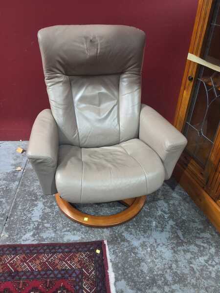 RECLINER