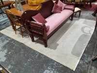 FLOOR RUG