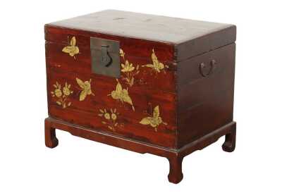33 · CHINESE STORAGE CHEST