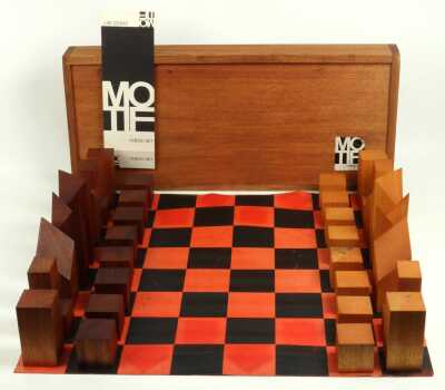 Motif Chess Set