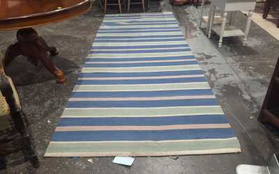 FLOOR RUG