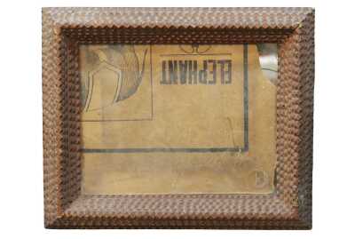 TRAMP ART FRAME