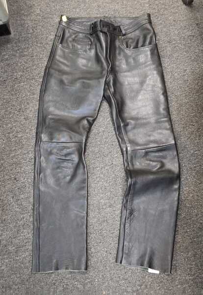 LEATHER PANTS