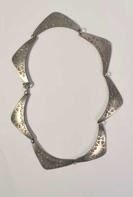 1040 · PEWTER NECKLACE