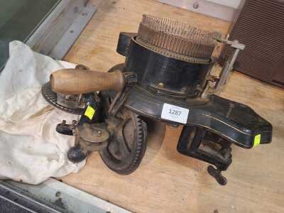 Knitting Machine