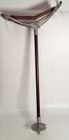 SHOOTING STICK