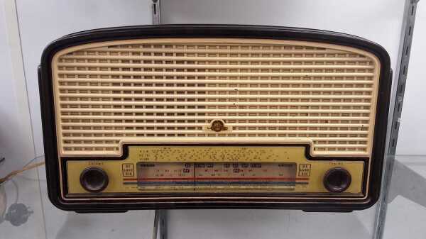 MANTEL RADIO