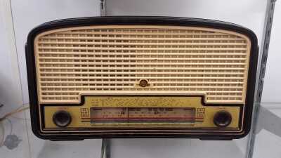 Mantel Radio
