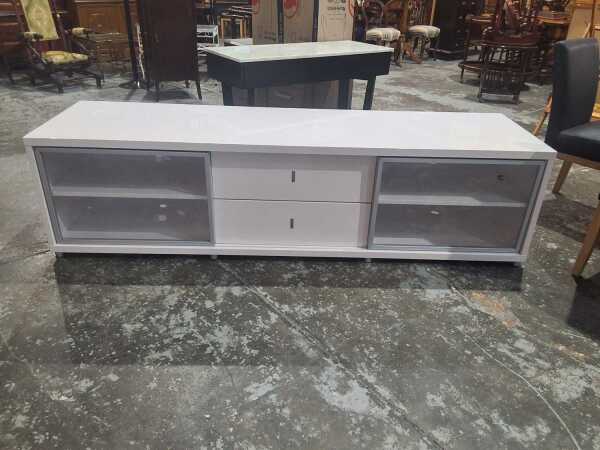 ENTERTAINMENT UNIT