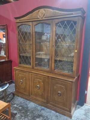 141 · DISPLAY CABINET