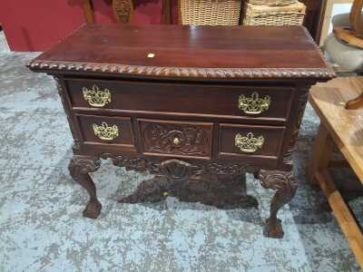 129 · CHEST OF DRAWERS