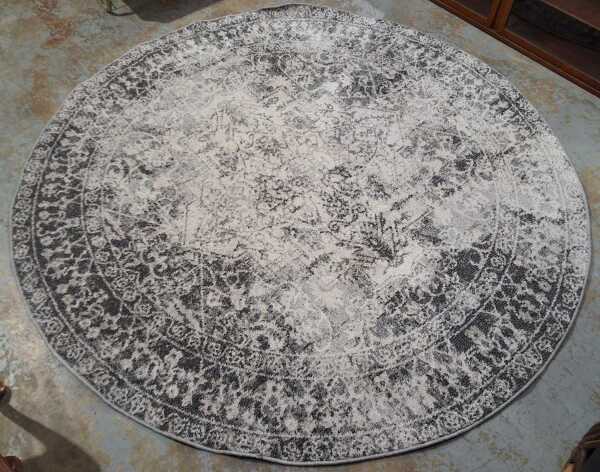 CIRCULAR FLOOR RUG
