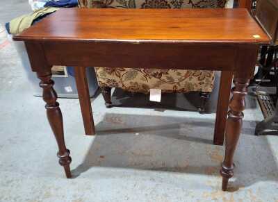 223 · HALL CONSOLE