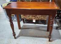 HALL CONSOLE